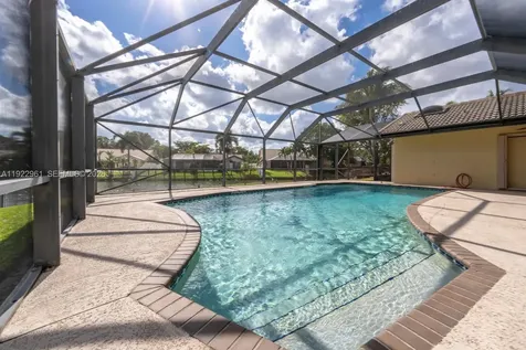 9272 NW 18th Street Plantation FL 33322