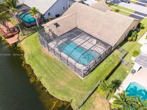9272 NW 18th Street Plantation FL 33322