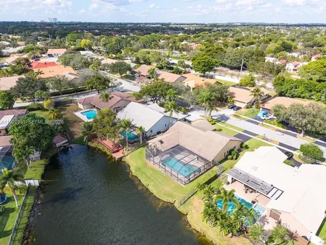 9272 NW 18th Street Plantation FL 33322