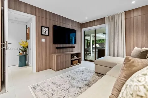4095 Battersea Road Miami FL 33133