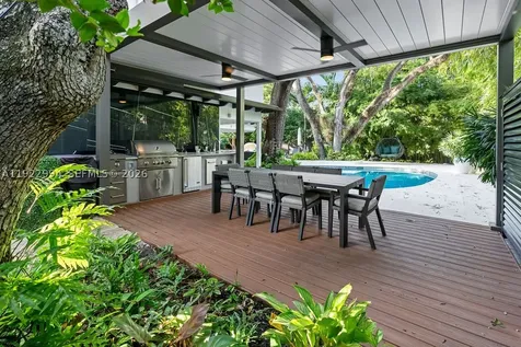 4095 Battersea Road Miami FL 33133