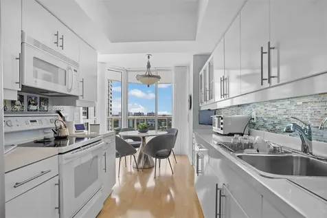 21205 Yacht Club Drive Aventura FL 33180