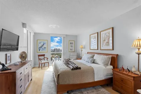 21205 Yacht Club Drive Aventura FL 33180