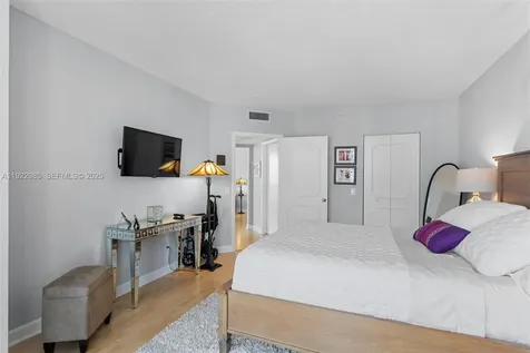 21205 Yacht Club Drive Aventura FL 33180