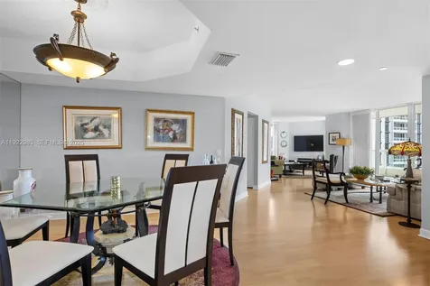 21205 Yacht Club Drive Aventura FL 33180