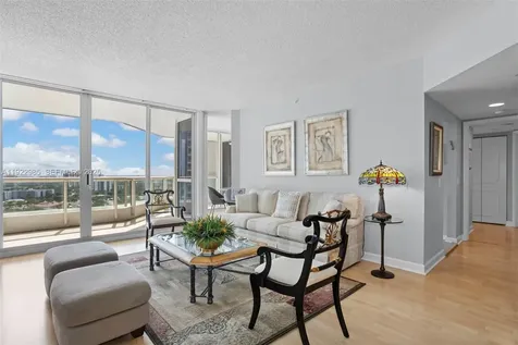 21205 Yacht Club Drive Aventura FL 33180