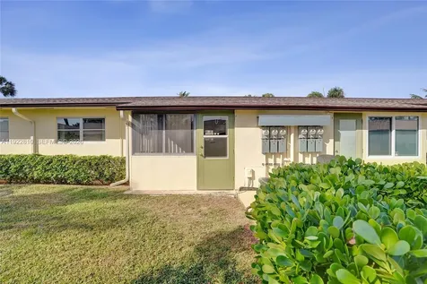 2915 Crosley Drive W West Palm Beach FL 33415