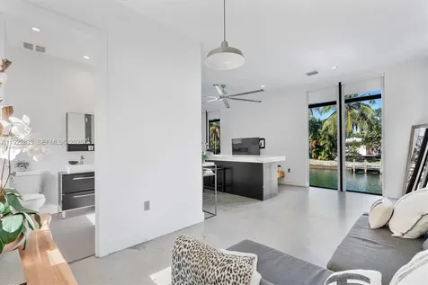 1009 NE 104th Street Miami Shores FL 33138