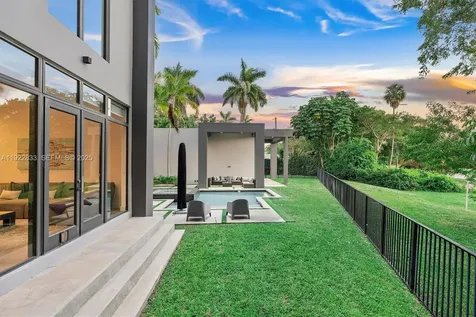 1009 NE 104th Street Miami Shores FL 33138