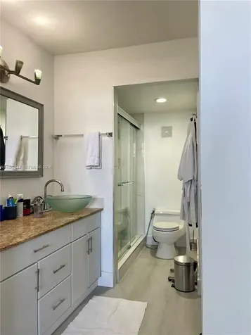 6900 Bay Drive Miami Beach FL 33141
