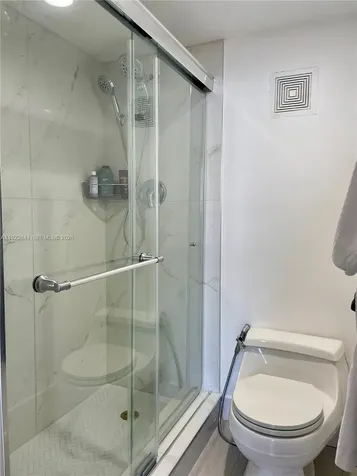 6900 Bay Drive Miami Beach FL 33141