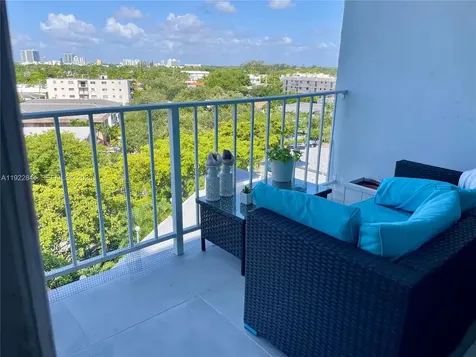 6900 Bay Drive Miami Beach FL 33141