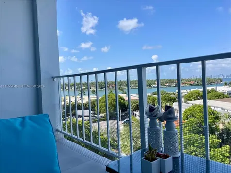 6900 Bay Drive Miami Beach FL 33141