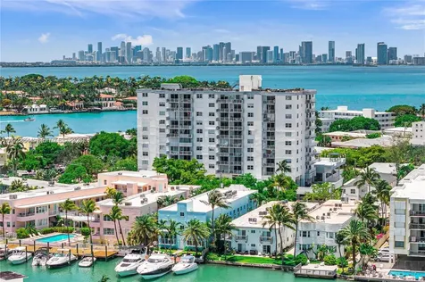 6900 Bay Drive Miami Beach FL 33141