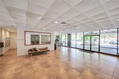 6900 Bay Drive Miami Beach FL 33141