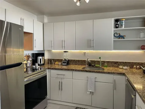 6900 Bay Drive Miami Beach FL 33141