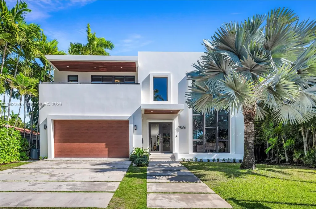 7501 Coquina Drive North Bay Village FL 33141