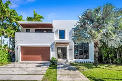 7501 Coquina Drive North Bay Village FL 33141