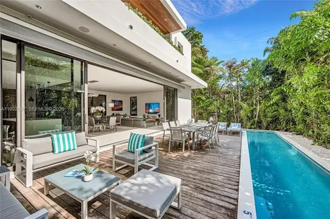 7501 Coquina Drive North Bay Village FL 33141