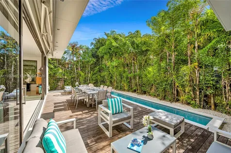 7501 Coquina Drive North Bay Village FL 33141