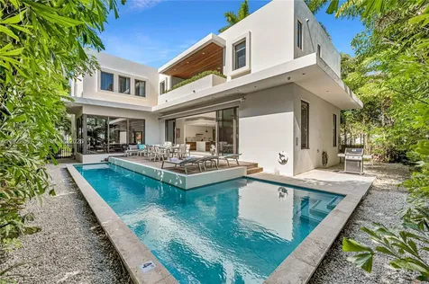 7501 Coquina Drive North Bay Village FL 33141