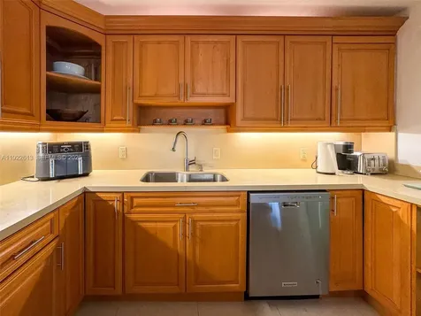 8877 Collins Avenue Surfside FL 33154