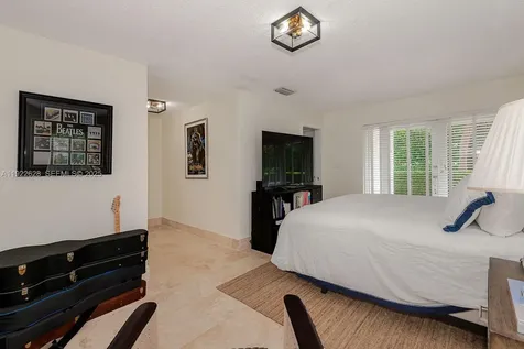 7000 Robles Street Coral Gables FL 33143