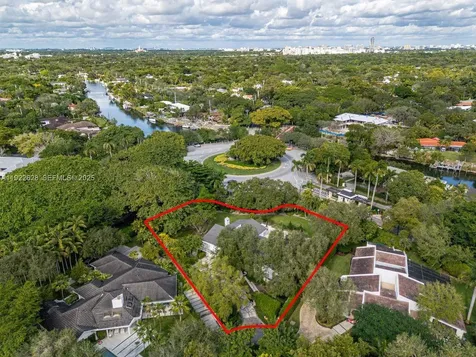 7000 Robles Street Coral Gables FL 33143