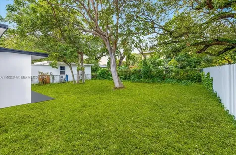 5509 NW 5th Court Miami FL 33127