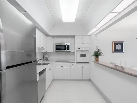 19370 E Collins Avenue Sunny Isles Beach FL 33160