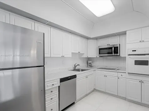 19370 E Collins Avenue Sunny Isles Beach FL 33160
