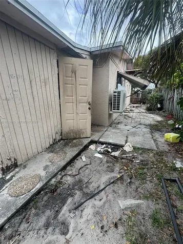 2231 NW 43rd Terrace Lauderhill FL 33313