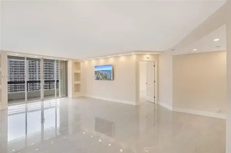 3500 Mystic Pointe Drive Aventura FL 33180