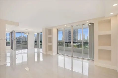 3500 Mystic Pointe Drive Aventura FL 33180