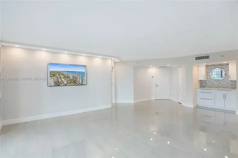 3500 Mystic Pointe Drive Aventura FL 33180