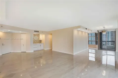 3500 Mystic Pointe Drive Aventura FL 33180