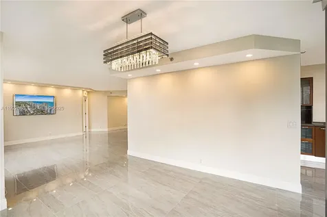 3500 Mystic Pointe Drive Aventura FL 33180