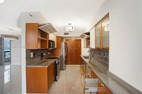3500 Mystic Pointe Drive Aventura FL 33180