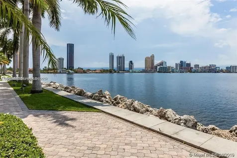 3500 Mystic Pointe Drive Aventura FL 33180