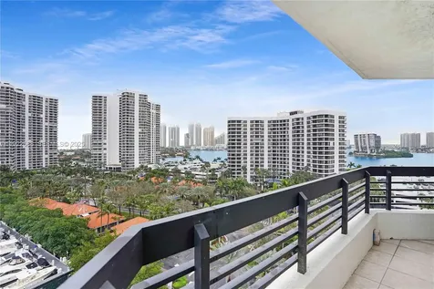 3500 Mystic Pointe Drive Aventura FL 33180