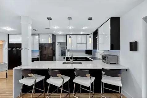 7724 Hawthorne Avenue Miami Beach FL 33141