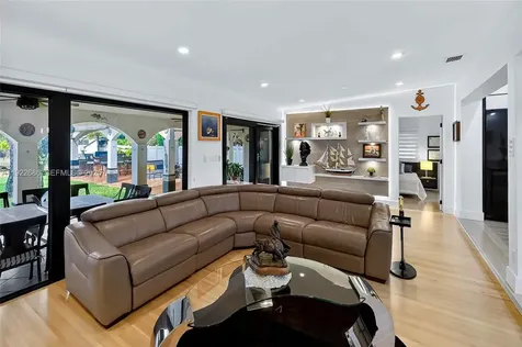 7724 Hawthorne Avenue Miami Beach FL 33141