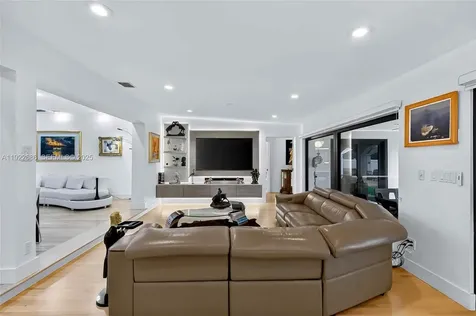 7724 Hawthorne Avenue Miami Beach FL 33141
