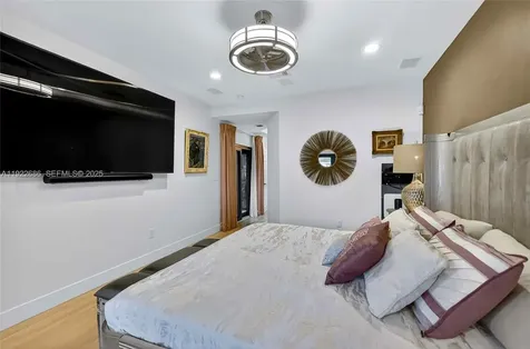 7724 Hawthorne Avenue Miami Beach FL 33141