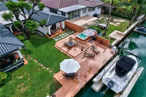 7724 Hawthorne Avenue Miami Beach FL 33141