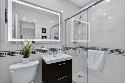 7724 Hawthorne Avenue Miami Beach FL 33141