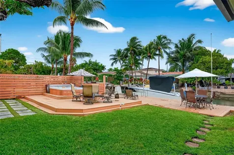 7724 Hawthorne Avenue Miami Beach FL 33141