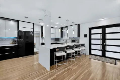 7724 Hawthorne Avenue Miami Beach FL 33141
