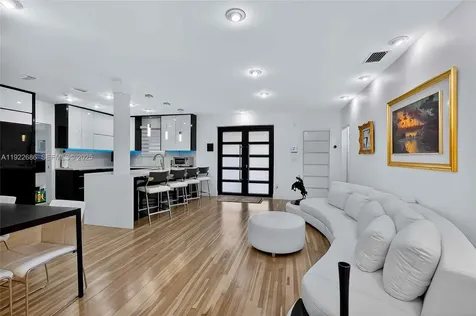 7724 Hawthorne Avenue Miami Beach FL 33141
