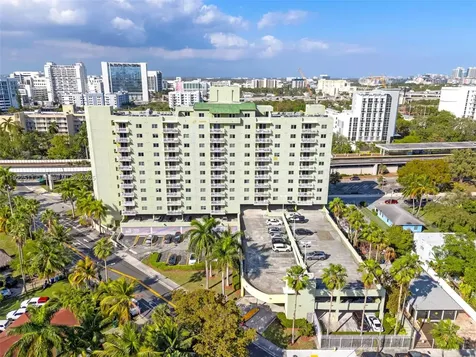 816 NW 11th Street Miami FL 33136